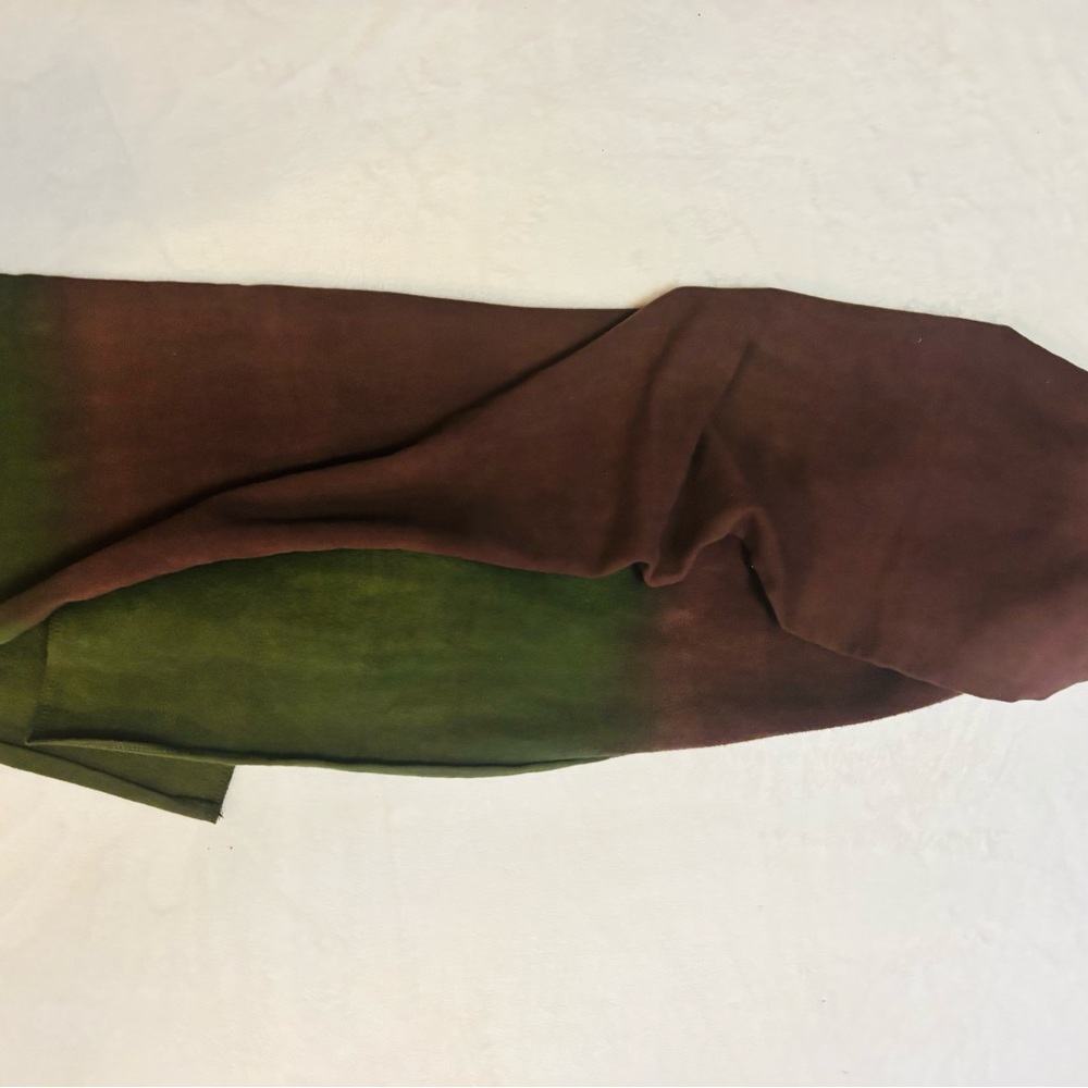 Scarf Ombre’ Green and Purple NWOT - Picture 4 of 5